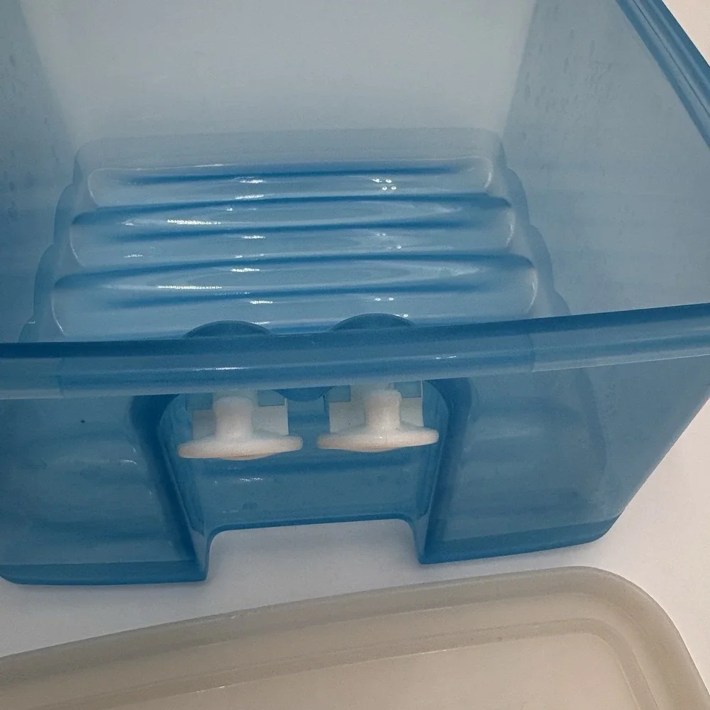 Set Of 2 Tupperware Fridge‎ Smart Vented Produce Storage Container Blue 4.5 Cup